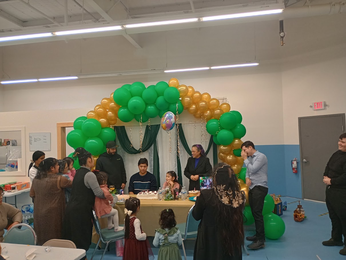 Niños y familias de Iglesia Luz Renaciente durante una convivencia